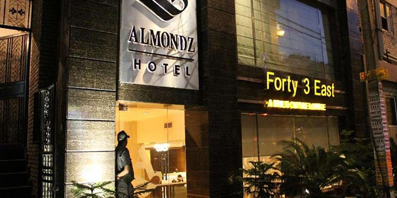 Almondz Hotel